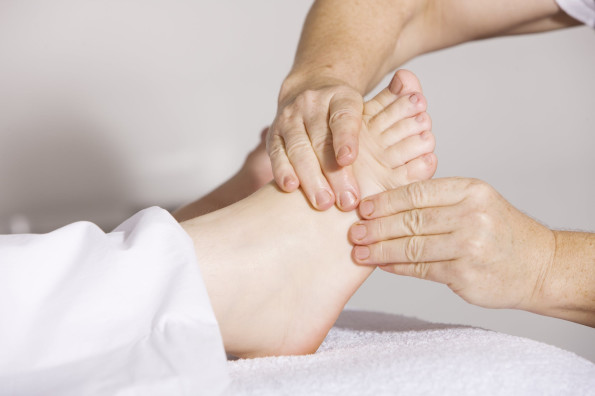 В лечении плоскостопии помогут массажи