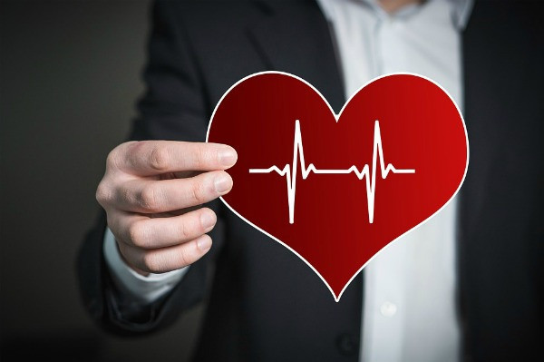 Из-за чего случаются приступы сильного сердцебиения?