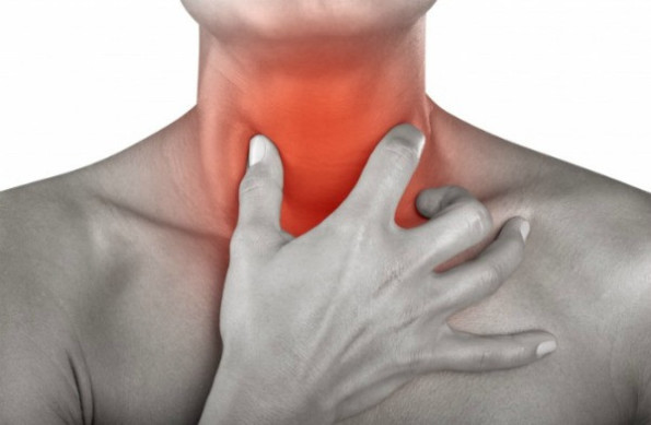 При краснухе может болеть горло и воспаляться лимфоузлы на теле