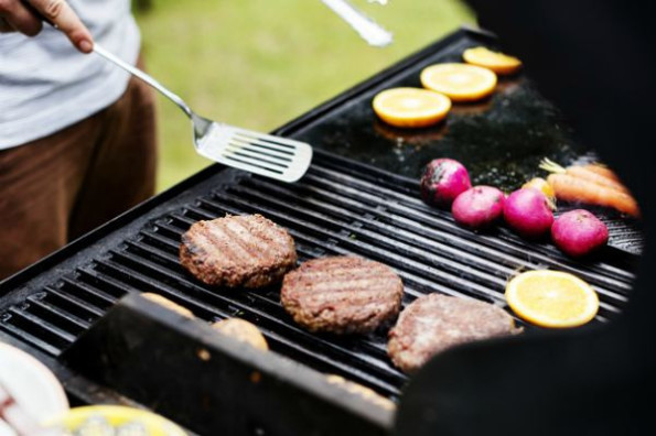 Красное мясо насыщает мужской организм железом 