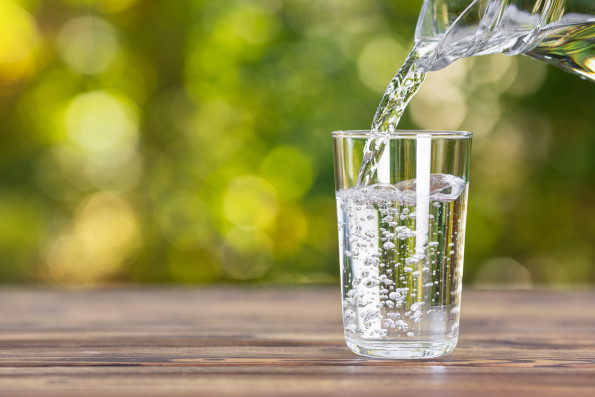 При повышенном уровне глюкозы потребляйте больше чистой воды