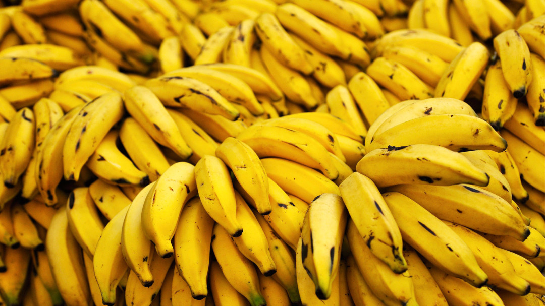 О чём говорят тёмные пятна на бананах