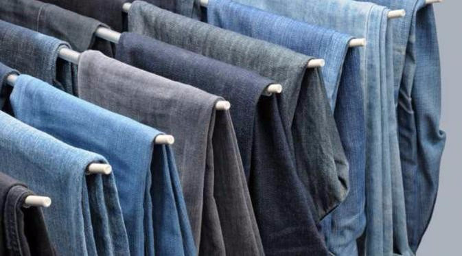 В 53 года джинсы должны исчезнуть из женского гардероба