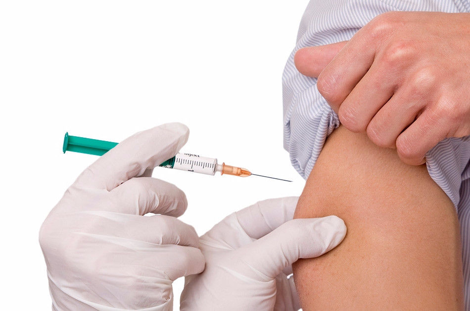 Частные клиники хотят привлечь к вакцинации населения