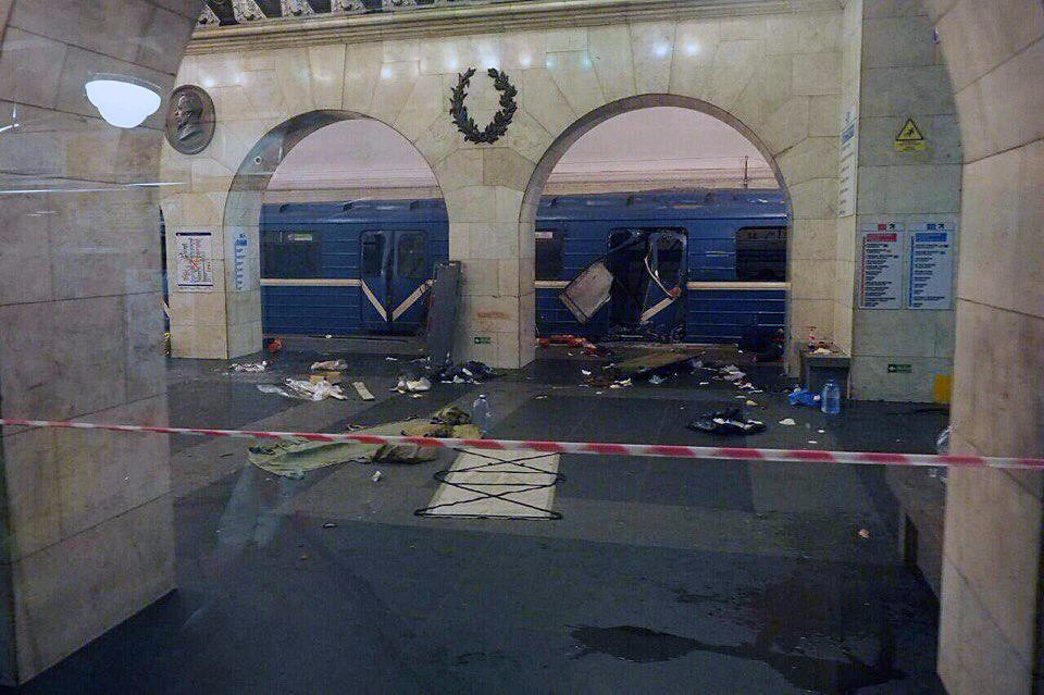 Петербургские больницы окажут помощь пострадавшим при взрыве в метро