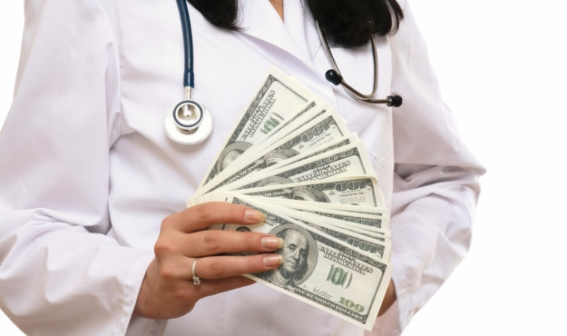 Профессия врача признана одной из наиболее оплачиваемых на территории США