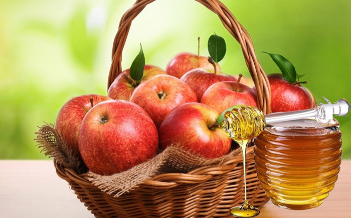 Диетологи вычеркнули мёд и яблоки из списка полезных продуктов