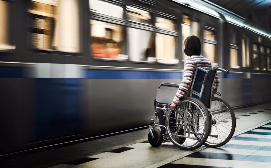 Мамы с колясками и незрячие пассажиры могут рассчитывать на помощь в петербургском метро