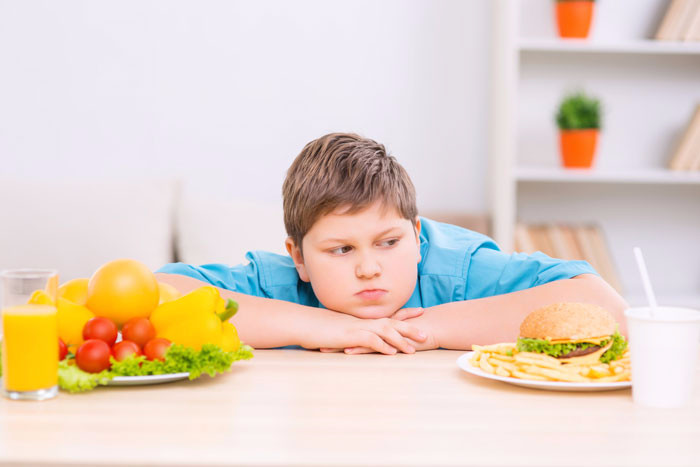 Нездоровое питание делает школьников больными