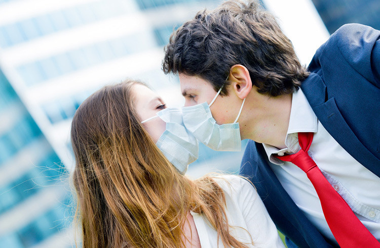 Поцелуй - секретное оружие против вируса гриппа