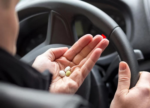 ГИБДД хочет запретить садиться за руль после приёма некоторых лекарств