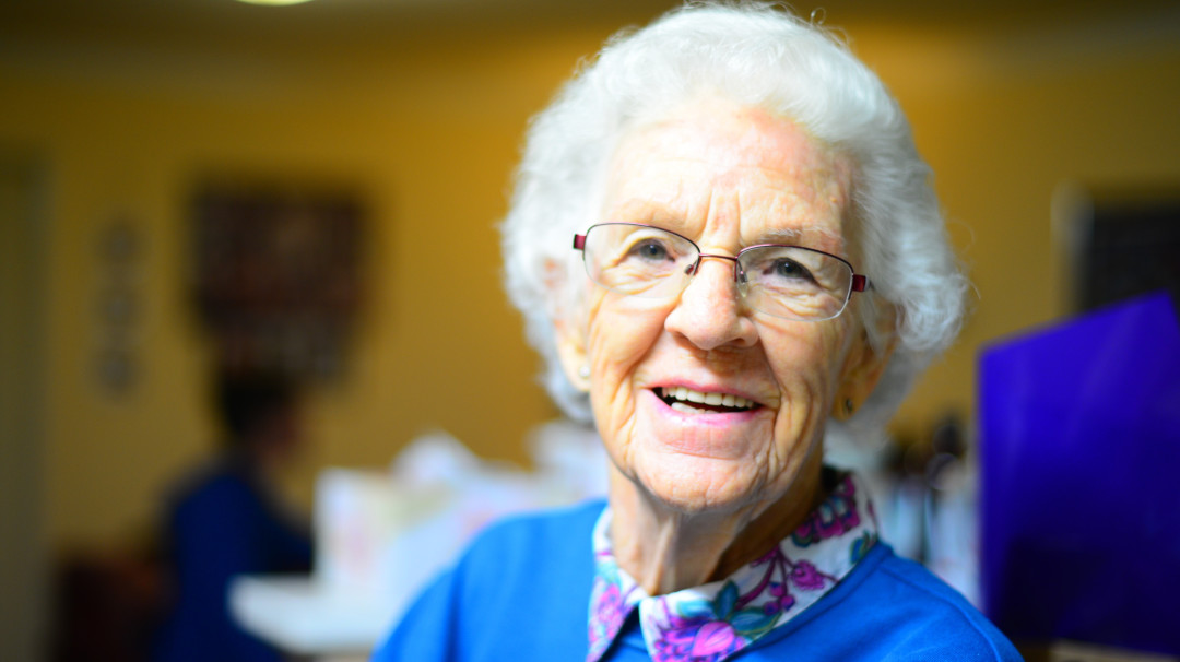 Пожилым людям необходимо вести активную светскую жизнь