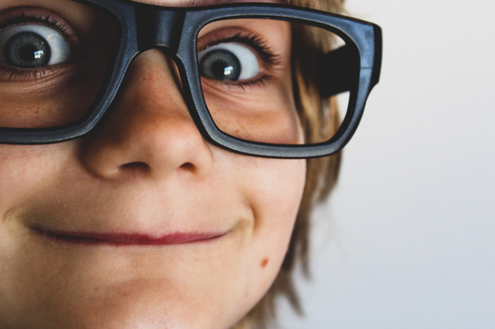 Как защитить ребёнка от проблем со зрением