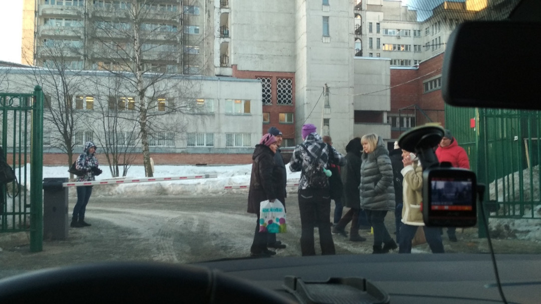 Спецслужбы Петербурга проверяют две городских больницы из-за сообщения о взрывчатке